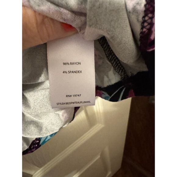 Pioneer Woman plus size top size 3XL black floral 3 quarter length sleeves‎ NWOT - Picture 3 of 4